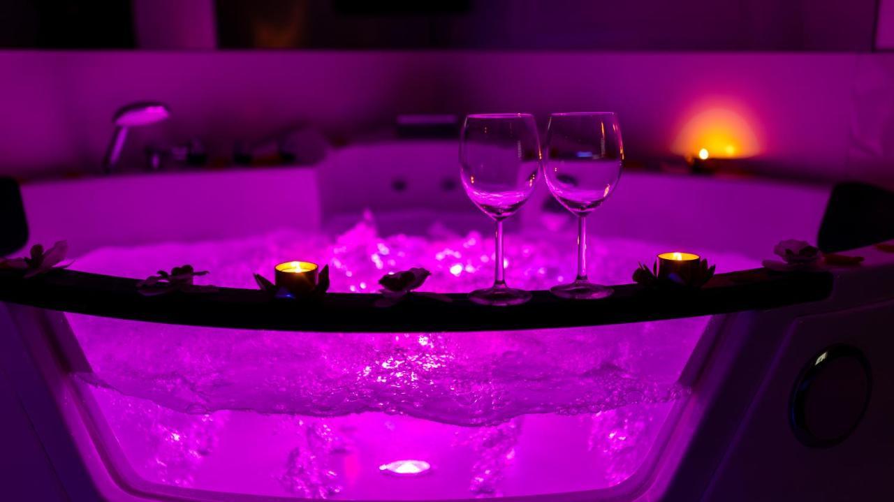 Zamoyskiego Jacuzzi Apartment Cracóvia Exterior foto