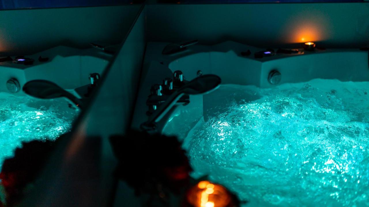 Zamoyskiego Jacuzzi Apartment Cracóvia Exterior foto